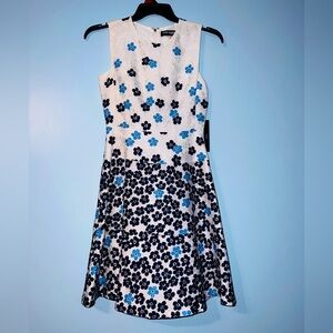 Karl Lagerfeld Paris NWT floral sleeveless A- line dress size 0